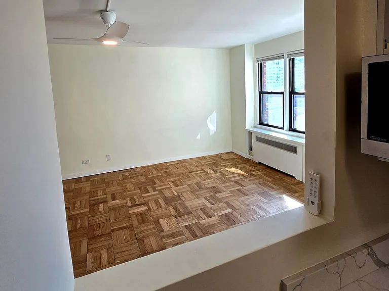 460 E 79th St #12C — Photo 9