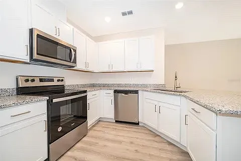 Building Photo - 9407 Westside Hills Dr