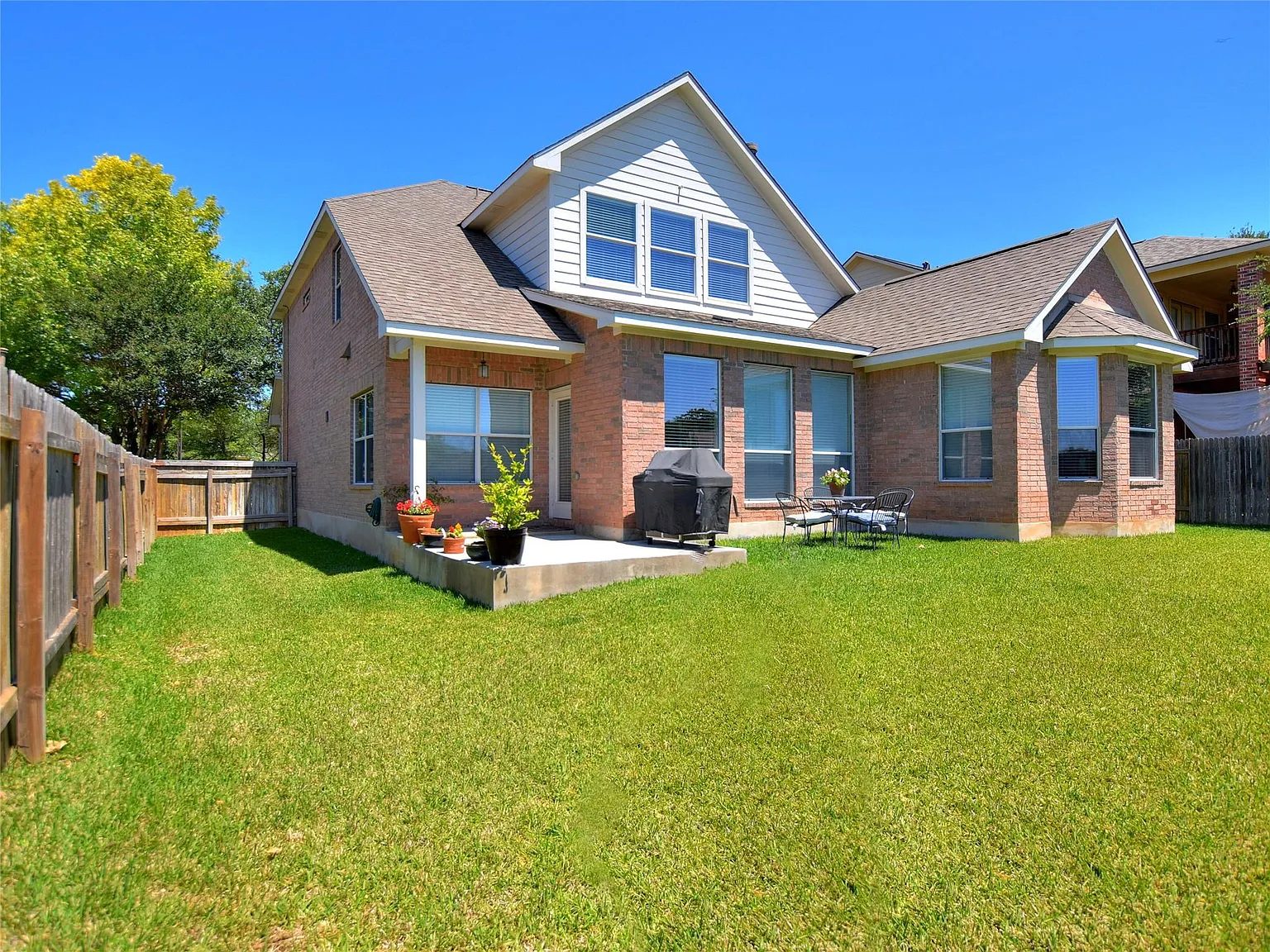4 bed, 3.0 bath, 2699 sqft, $2,595 — Photo 2