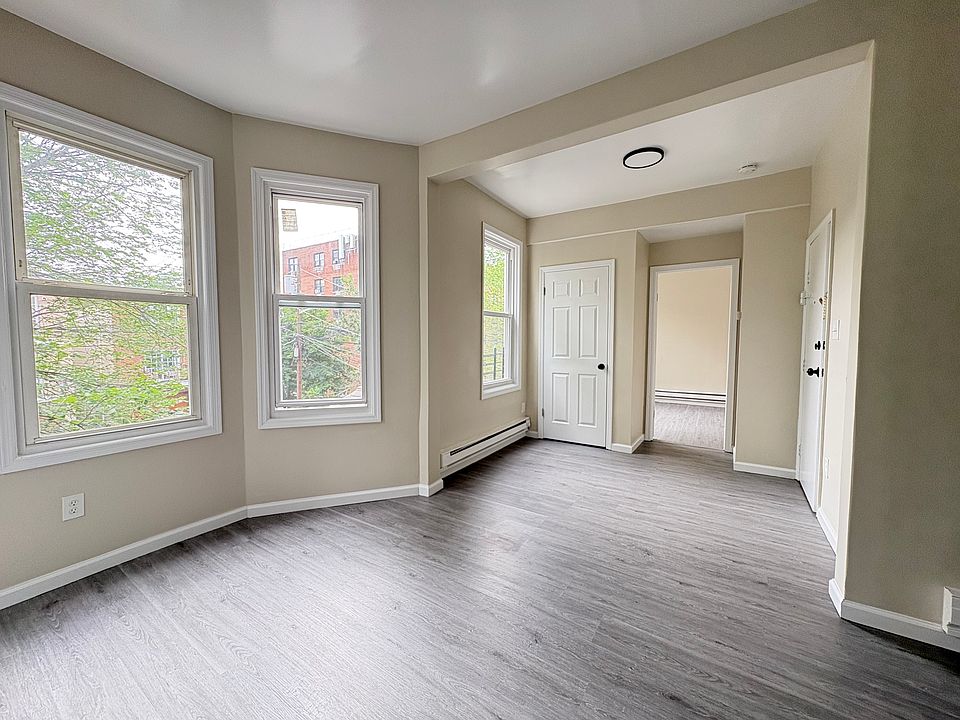 2nd image of 219 Chadwick Ave #3B