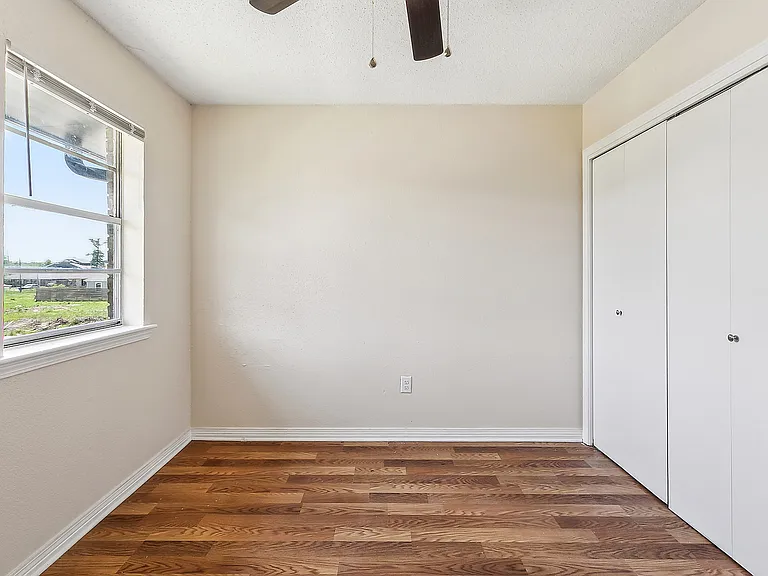 1049 Tallow Tree Ln #8 — Photo 12