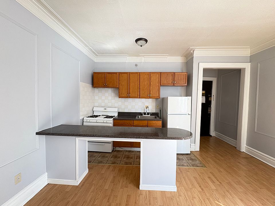 1st image of 375 Sanford Ave #502