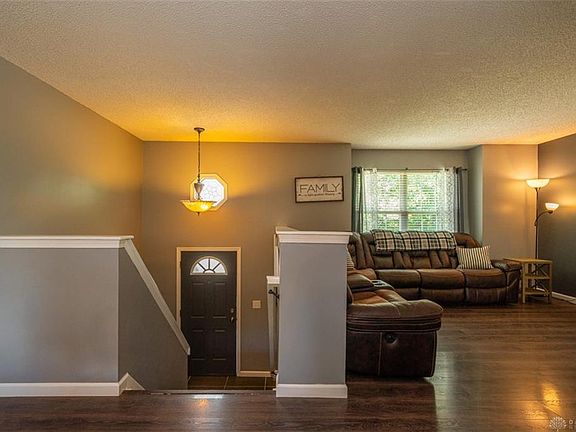 2nd image of 831 W Aberdeen Dr