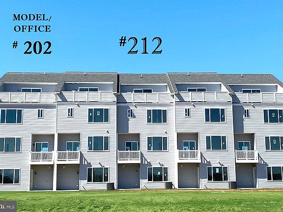 3rd image of 212 Jessica Lyn Ave