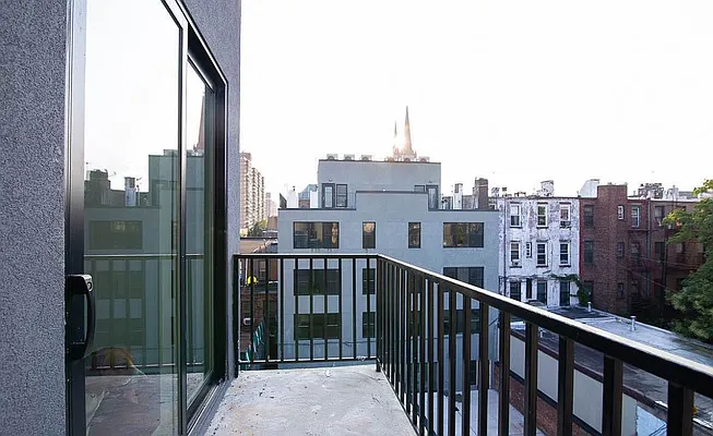 Rented by Skyhigh Realty NYC LLC | media 31