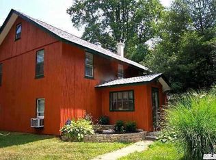 35 Laurel Rd, Kings Park, NY 11754