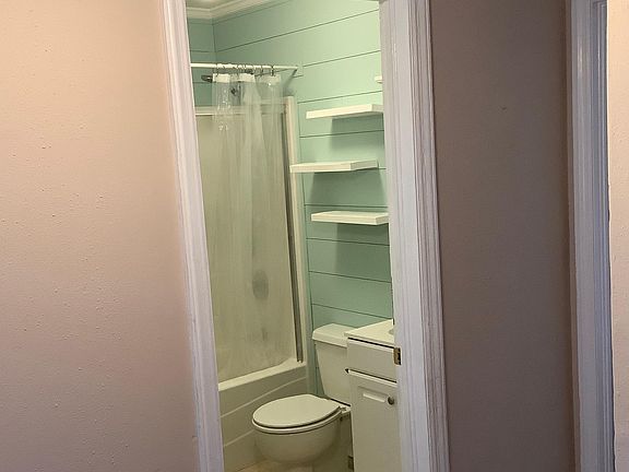 3rd image of 725 S Park Ave