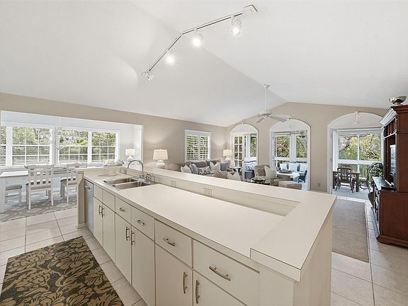 4th image of 1275 Winding Oaks Cir E APT 705