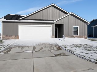 2906 E Highridge St, Wichita, KS 67219