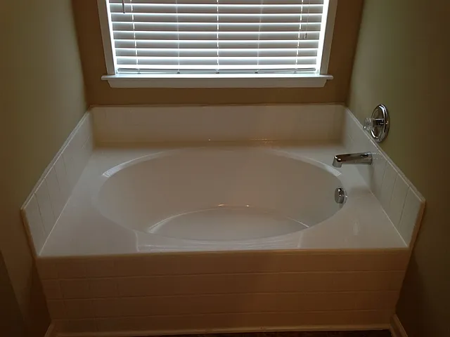 128 Willowbend Ln — Photo 10