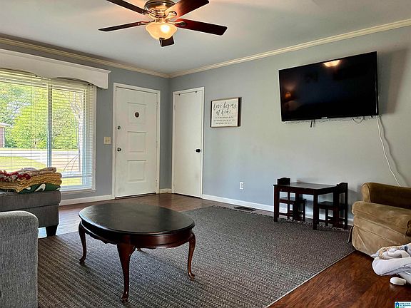 5th image of 629 Cory St