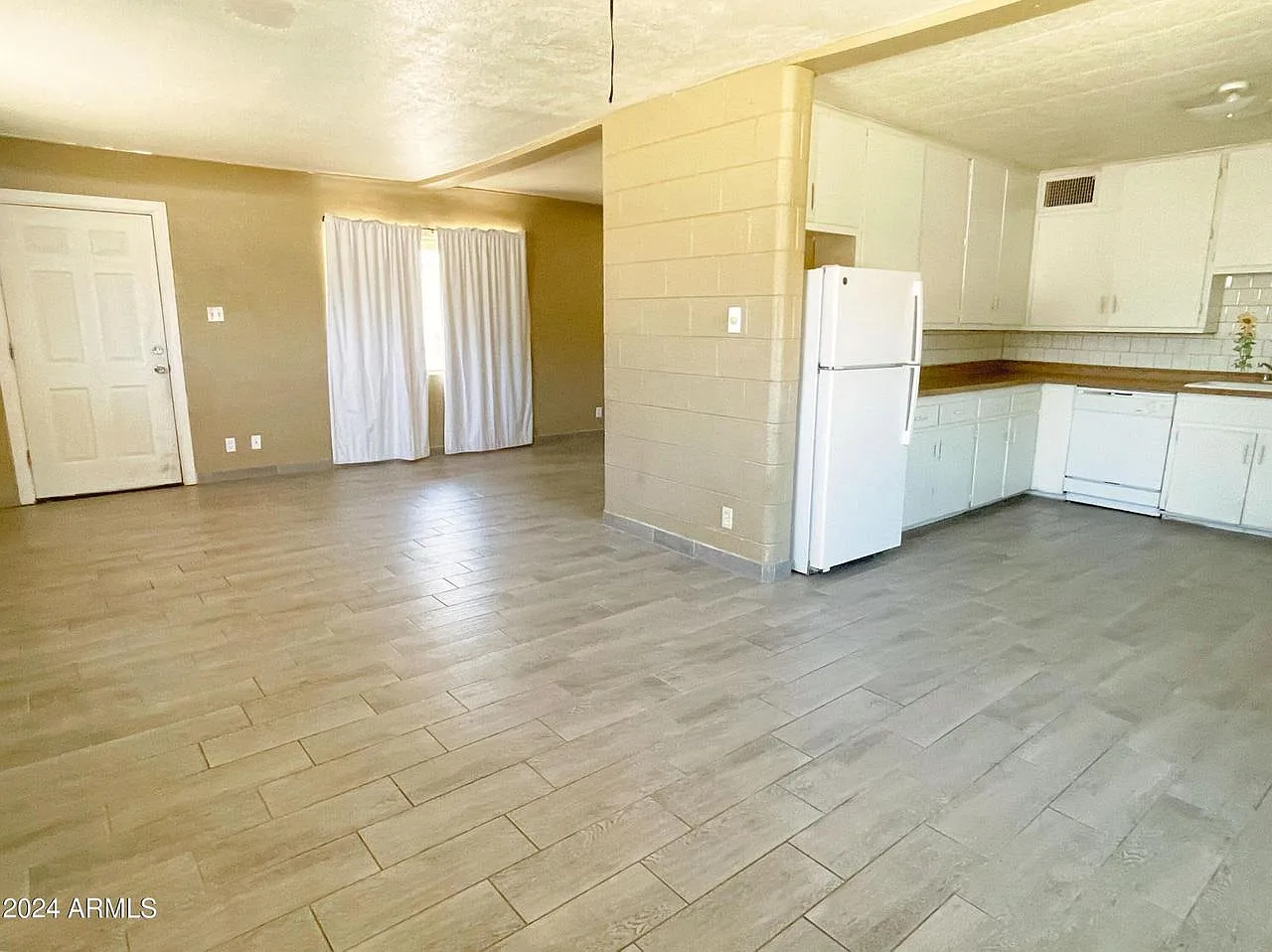 2138 E Turney Ave — Photo 4