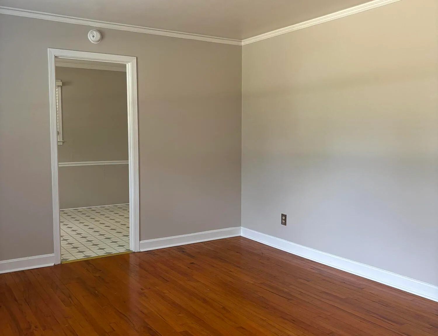 3 bed, 1.5 bath, 1564 sqft, $1,500 — Photo 4
