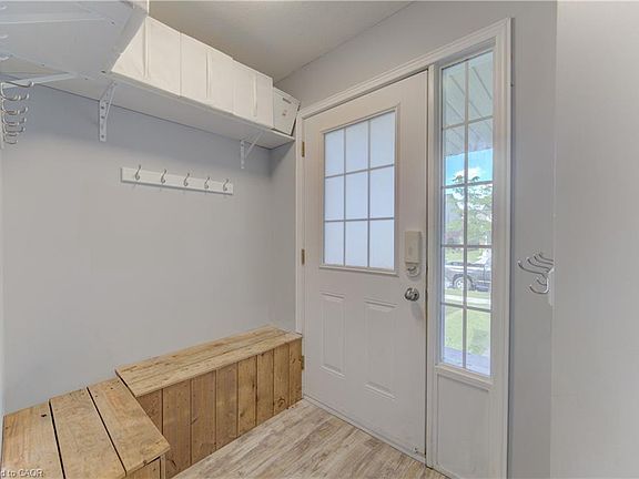 4th image of 39 Chantilly St