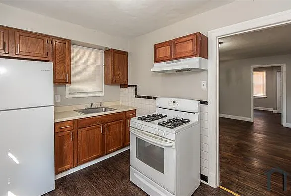 320 Henquin Dr — Photo 19