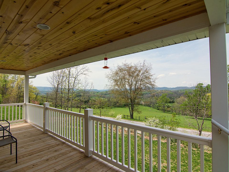 1st image of 240 Brier Hill Ln
