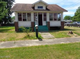 501 SE 2nd St, Fairfield, IL