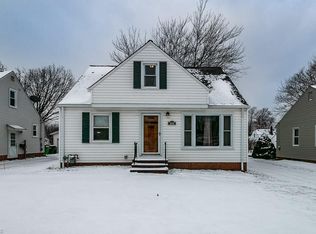 2242 Larchmont Dr, Wickliffe, OH 44092