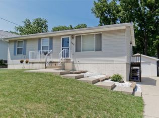 146 38th St NE, Marion, IA 52402