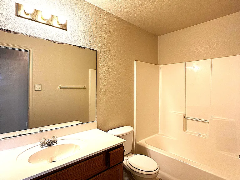 5208 Lauren Lea Dr #B — Photo 9