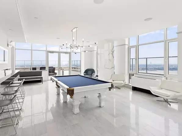 635 West 42nd Street image 13 of 17