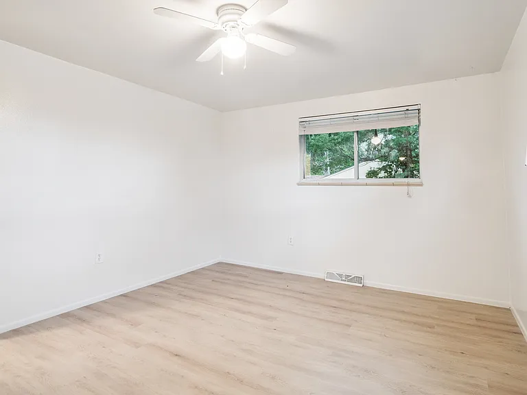 6017 W Jefferson Pl — Photo 7