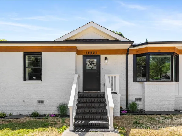 19627 Smith Cir, Cornelius, NC 28031