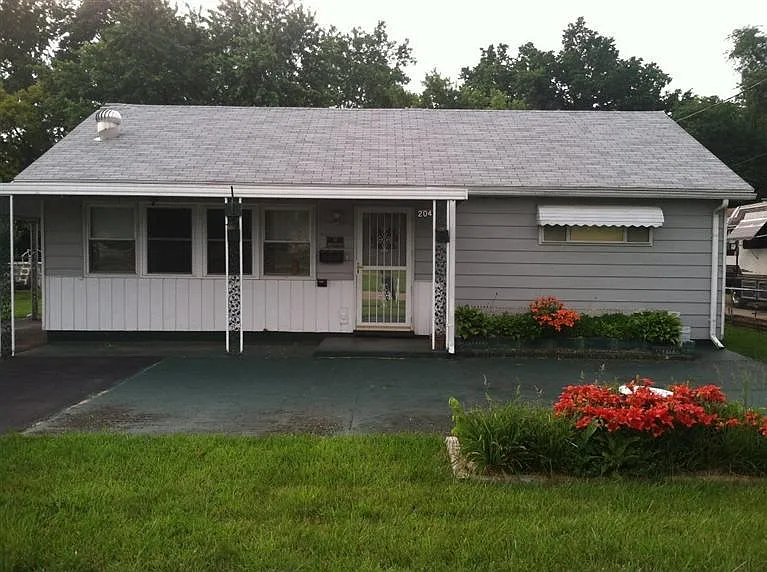 204 W Home Ave photo 1