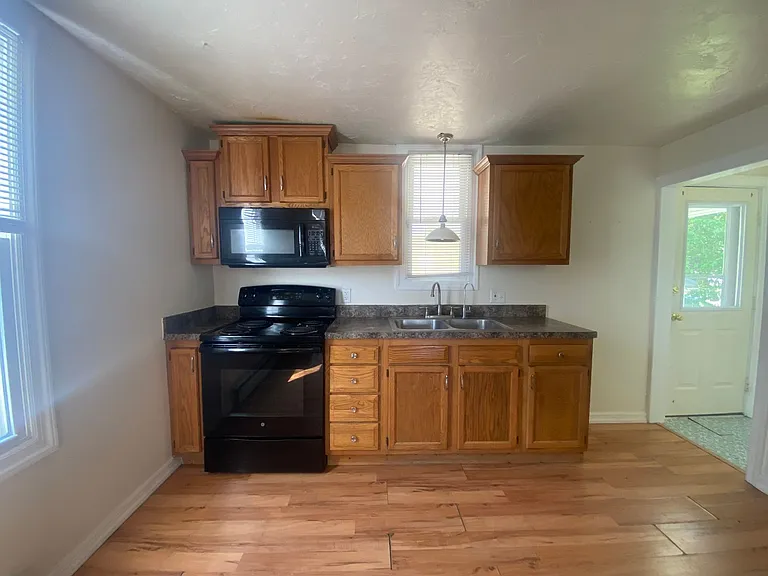 72 E Washington St — Photo 6