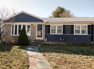 7 Oak Grove Blvd, North Providence, RI 02911