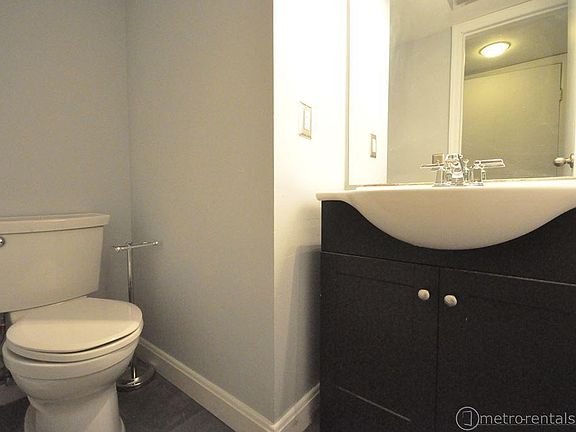 5th image of 4865 Moreland Dr W