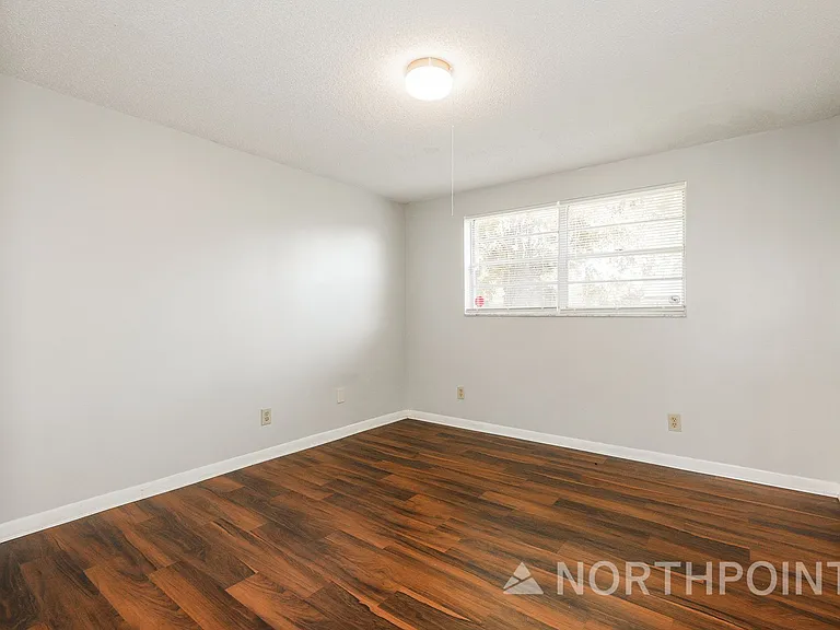 601 Highview Ter S — Photo 9