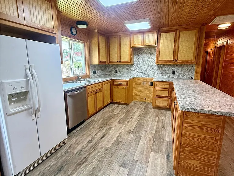 902 Hidden Valley Dr — Photo 14