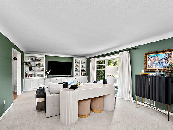 2nd image of 768 Lower Colonial Dr