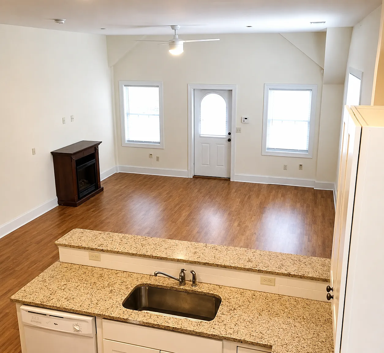 1 bed, 1100 sqft, $1,975 — Photo 2