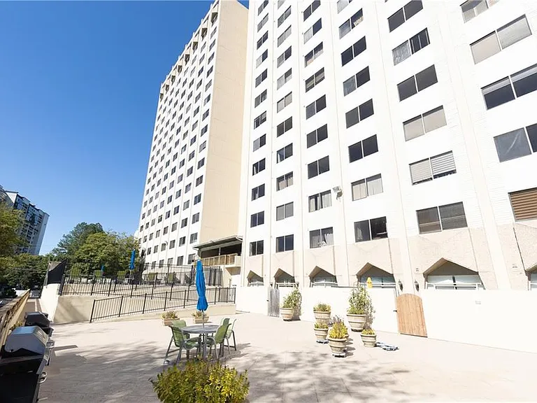 2479 Peachtree Rd NE #1010 — Photo 21