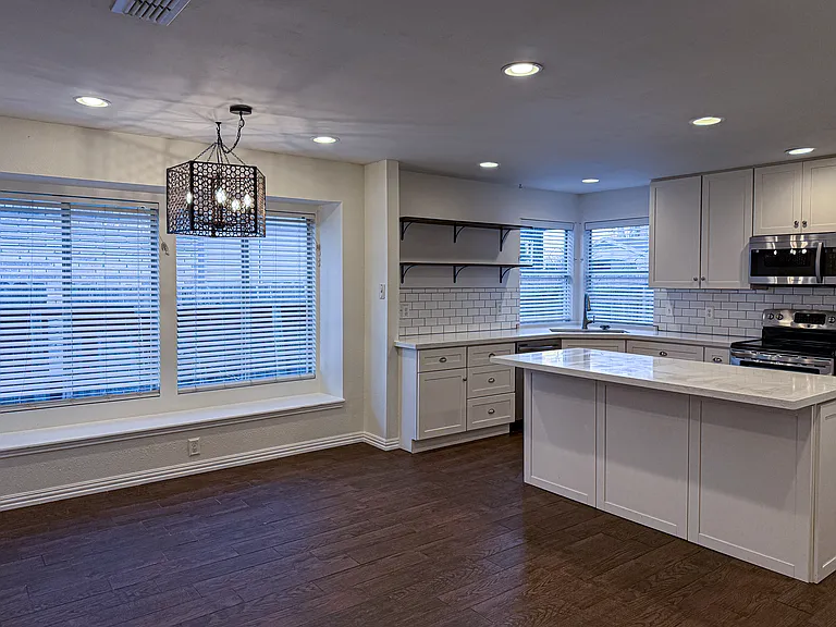 8218 Galespoint — Photo 15