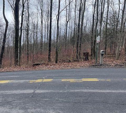 4th image of Gardner Rd