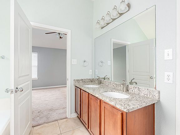 5th image of 2665 Calmwater Dr