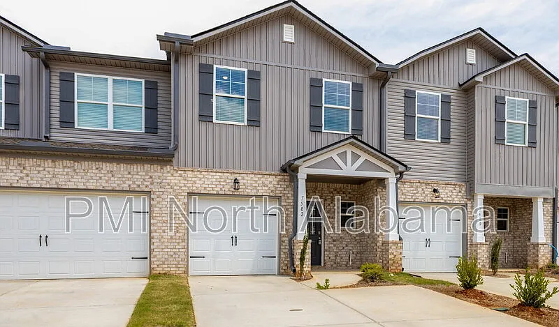 3 bed, 2.5 bath, 1500 sqft, $1,720 — Photo 3
