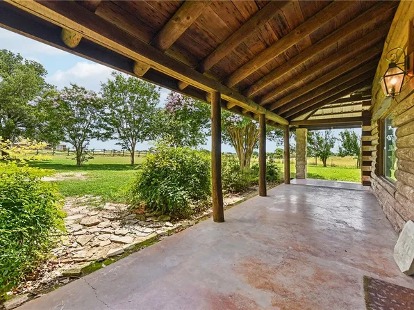 1215 E Main St, Troy, TX 76579