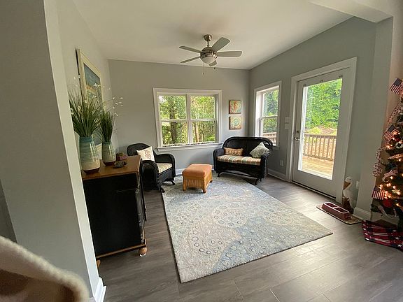 Breakfast nook