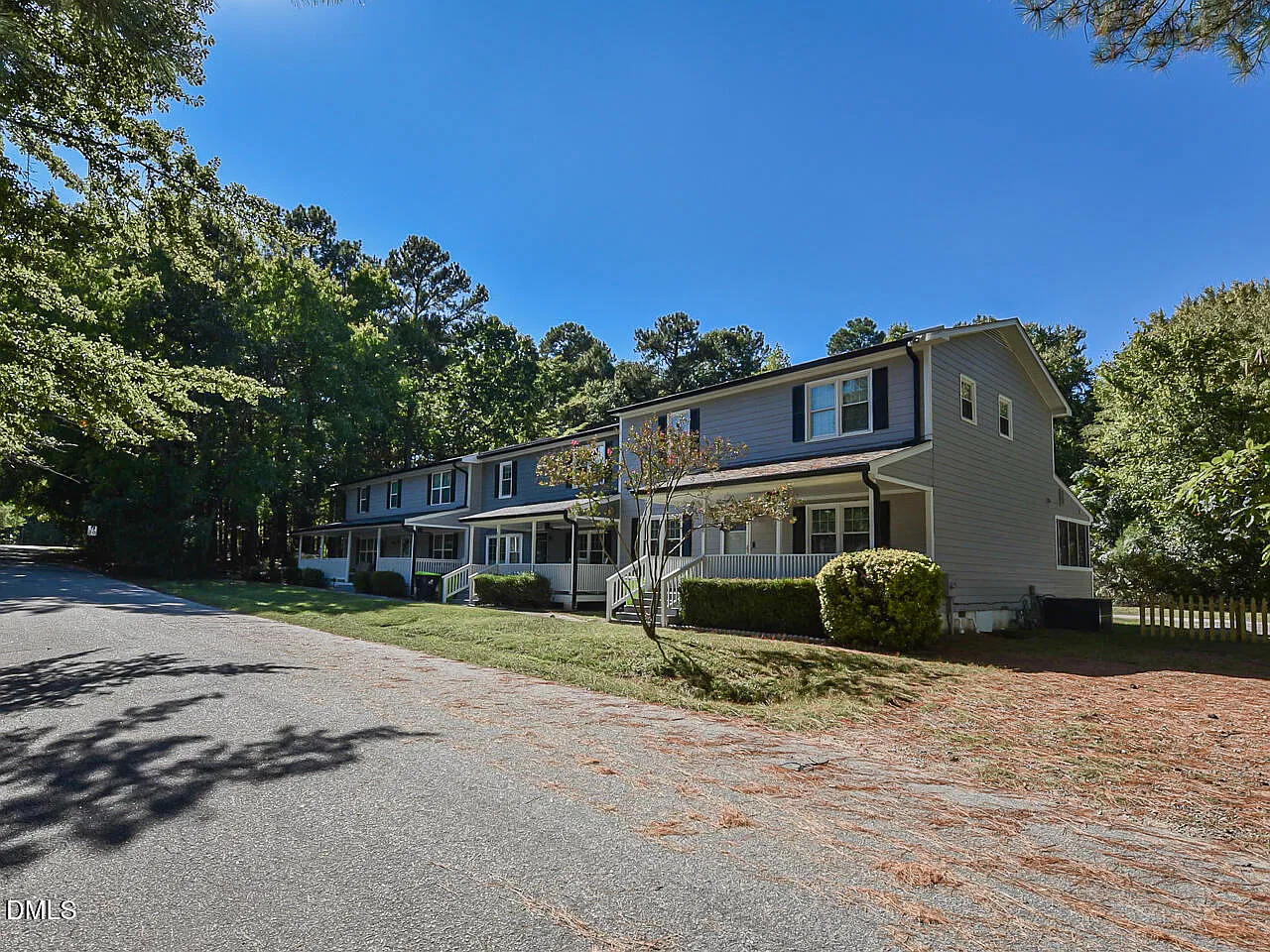 3 bed, 2.5 bath, 2358 sqft, $2,195 — Photo 3