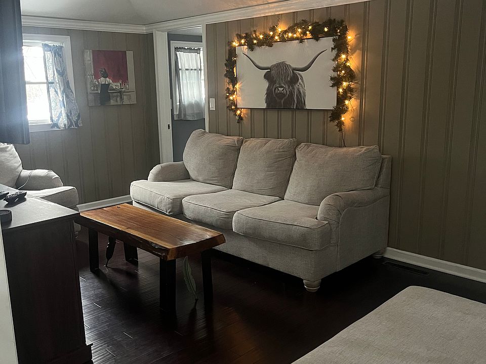 1st image of 148 Spruce Dr