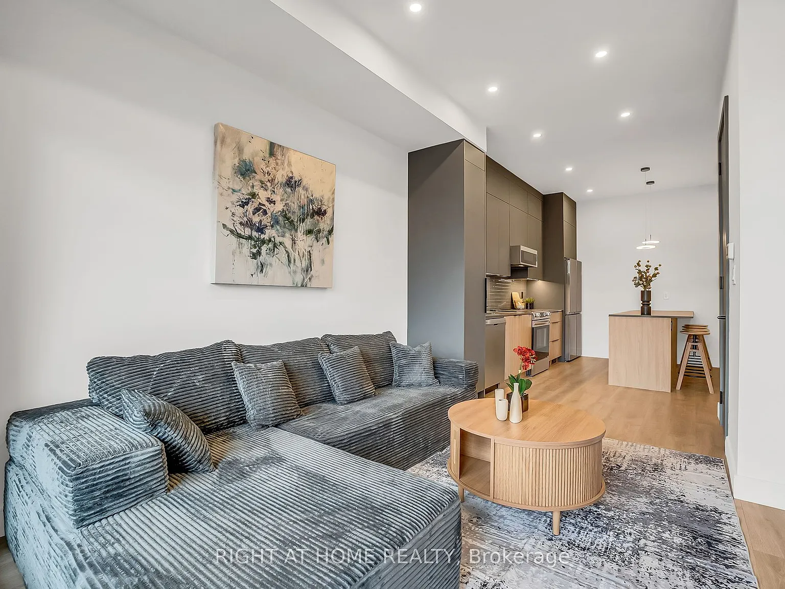 2 bed, $3,550 — Photo 4