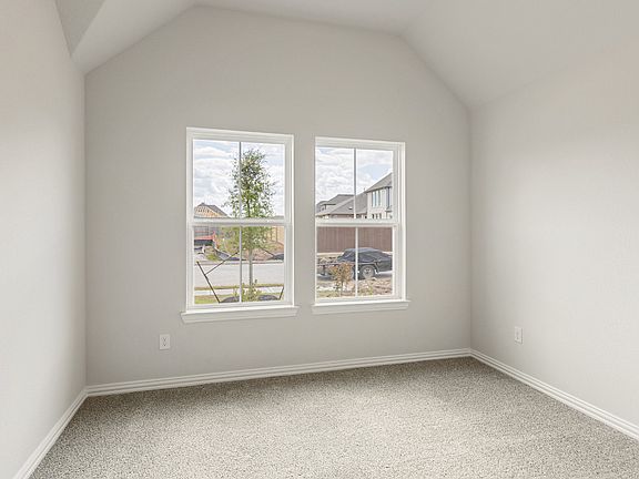 5th image of 519 Selaura St