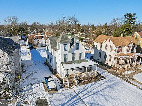 4th image of 7445 Park Ave