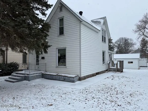 315 2nd St SE, Watertown, SD 57201