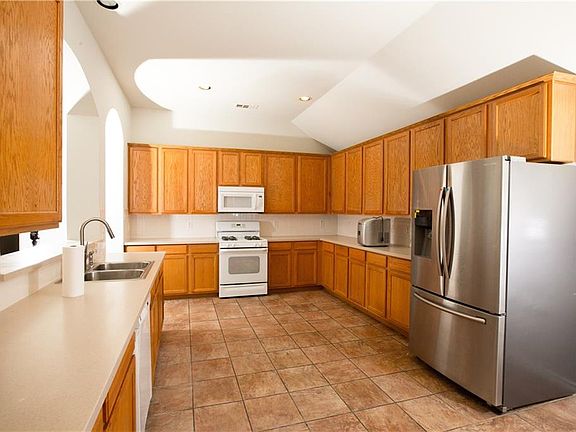 5th image of 4609 Bonnywood Dr