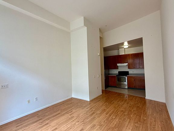 3rd image of 135 Valencia St APT A102